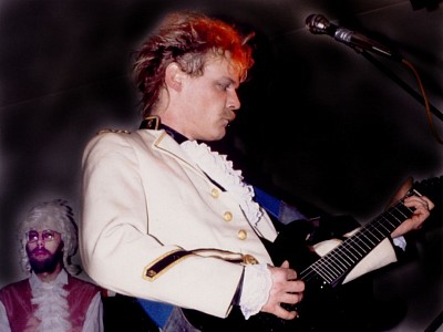 Toddy in Prince-Kluft, 1986. Im Hintergrund der unverzichtbare Enno 'James' Nowicki. Lindenhof Bad Segeberg