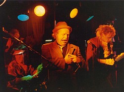 Mit Manfred 'Piefi' Priestaff (hinten) an den Drums. 1987